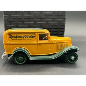 Vintage collectible Ertl 1932 Ford Montgomery Ward Coin Bank 1:25 Replica